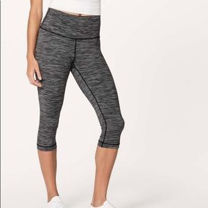 Lululemon Wunder Under Hi-Rise 1/2 Tight Lux 17"